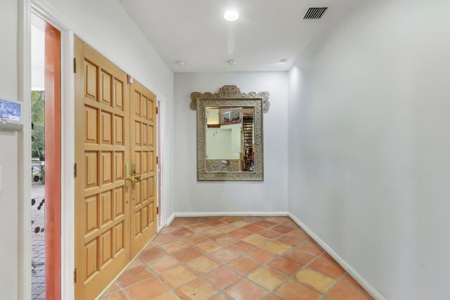 204 CHINOOK Lane, Jupiter, FL 33458