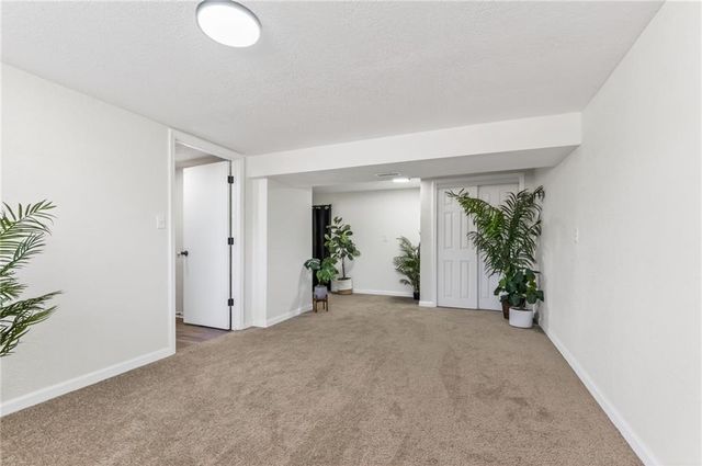 2916 Sweet Briar Drive, Independence, MO 64057