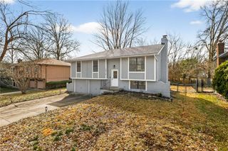 2916 Sweet Briar Drive, Independence, MO 64057