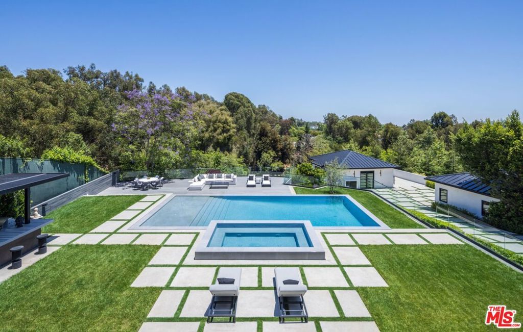 Image 1 of property listing at 499 Halvern Drive, Los Angeles, CA 90049
