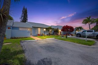 4235 Lucerne Villas Lane, Greenacres, FL 33467