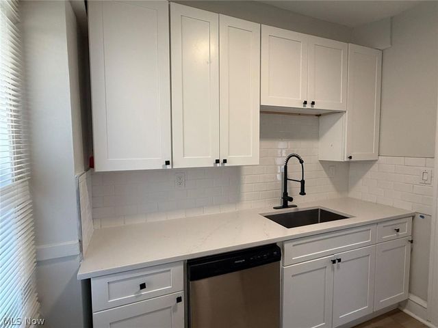 2374 Euclid Heights Boulevard, Cleveland Heights, OH 44106