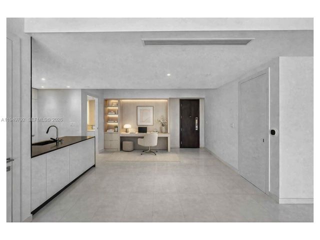 300 N Biscayne Boulevard Way 4809W, Miami, FL 33131