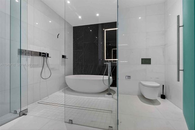 300 N Biscayne Boulevard Way 4809W, Miami, FL 33131