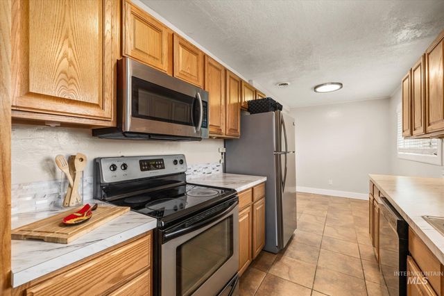 4009 W Normandie Dr, Boise, ID 83705