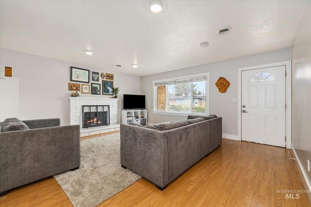 4009 W Normandie Dr, Boise, ID 83705