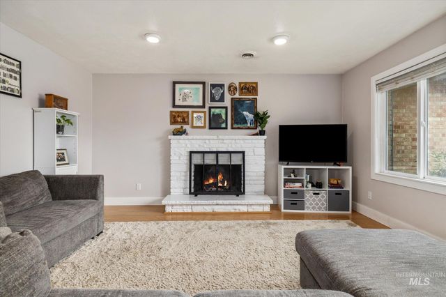 4009 W Normandie Dr, Boise, ID 83705