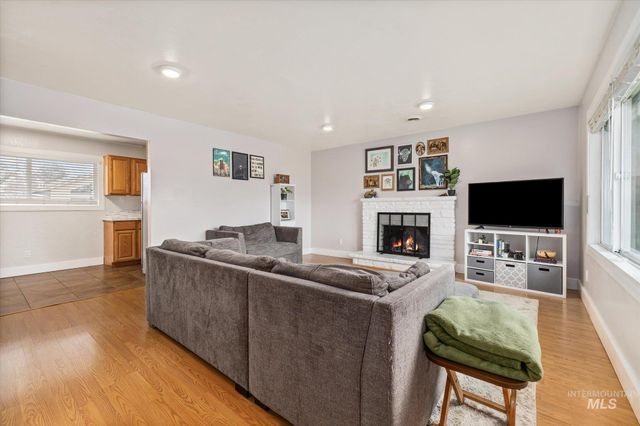 4009 W Normandie Dr, Boise, ID 83705