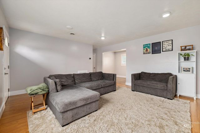 4009 W Normandie Dr, Boise, ID 83705