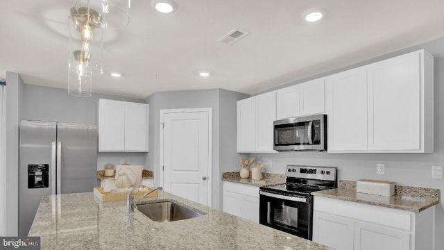 120 AMBER LN, York, PA 17404