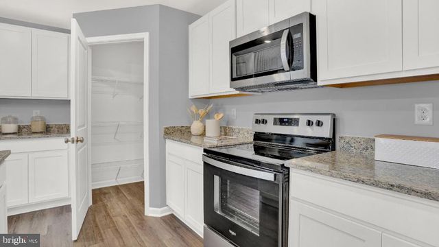 120 AMBER LN, York, PA 17404