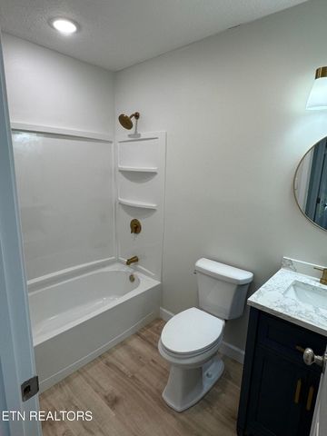 1140 Roswell Rd, Knoxville, TN 37923