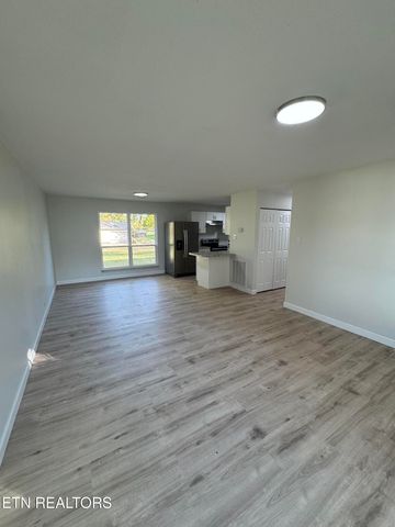 1140 Roswell Rd, Knoxville, TN 37923