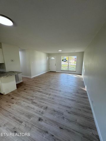 1140 Roswell Rd, Knoxville, TN 37923