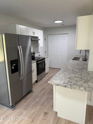 1140 Roswell Rd, Knoxville, TN 37923