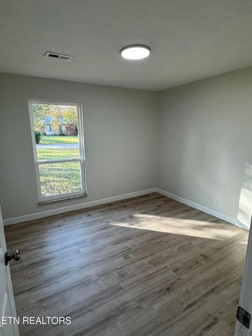 1140 Roswell Rd, Knoxville, TN 37923