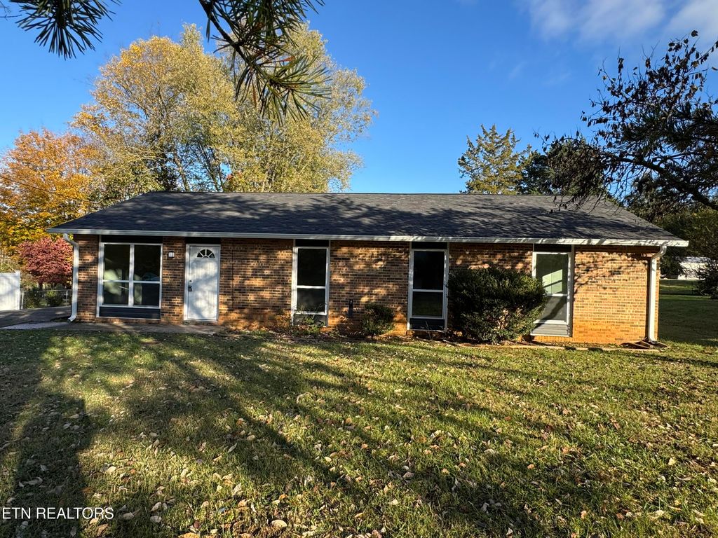 1140 Roswell Rd, Knoxville, TN 37923