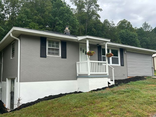 4043 Henry RD, Henry, VA 24102