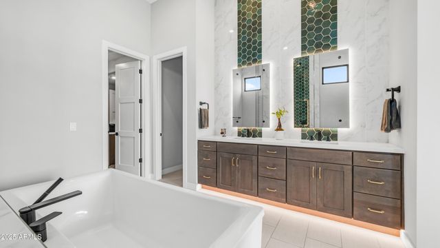 28322 N SUMMIT SPRINGS Road, Rio Verde, AZ 85263