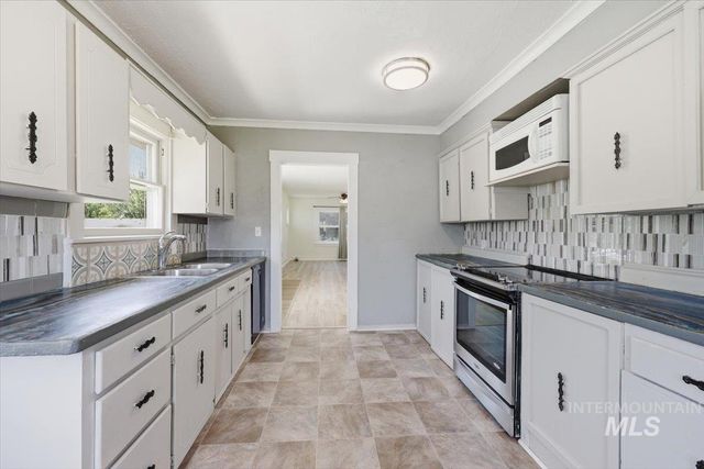 416 9th Ave N, Nampa, ID 83687