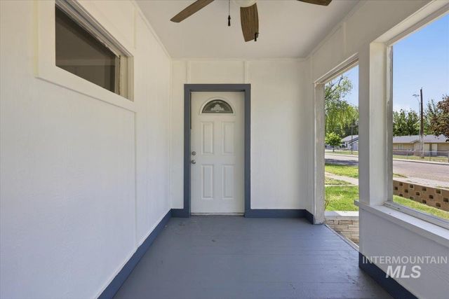 416 9th Ave N, Nampa, ID 83687