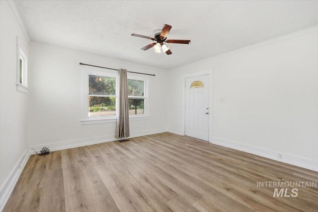 416 9th Ave N, Nampa, ID 83687