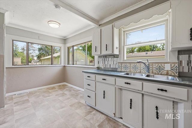 416 9th Ave N, Nampa, ID 83687