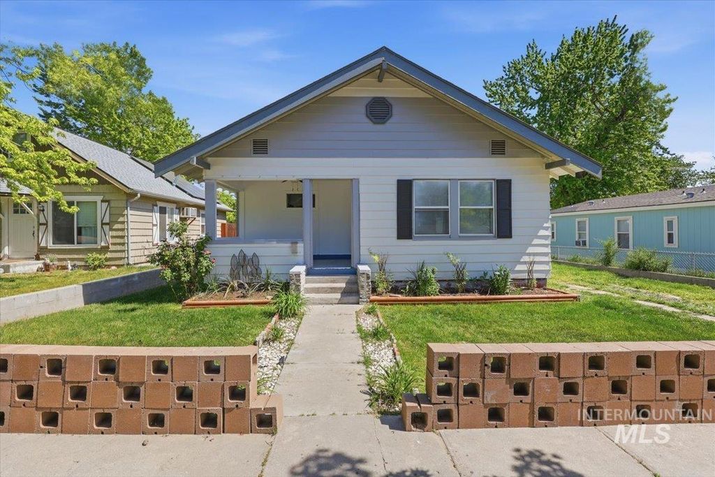416 9th Ave N, Nampa, ID 83687