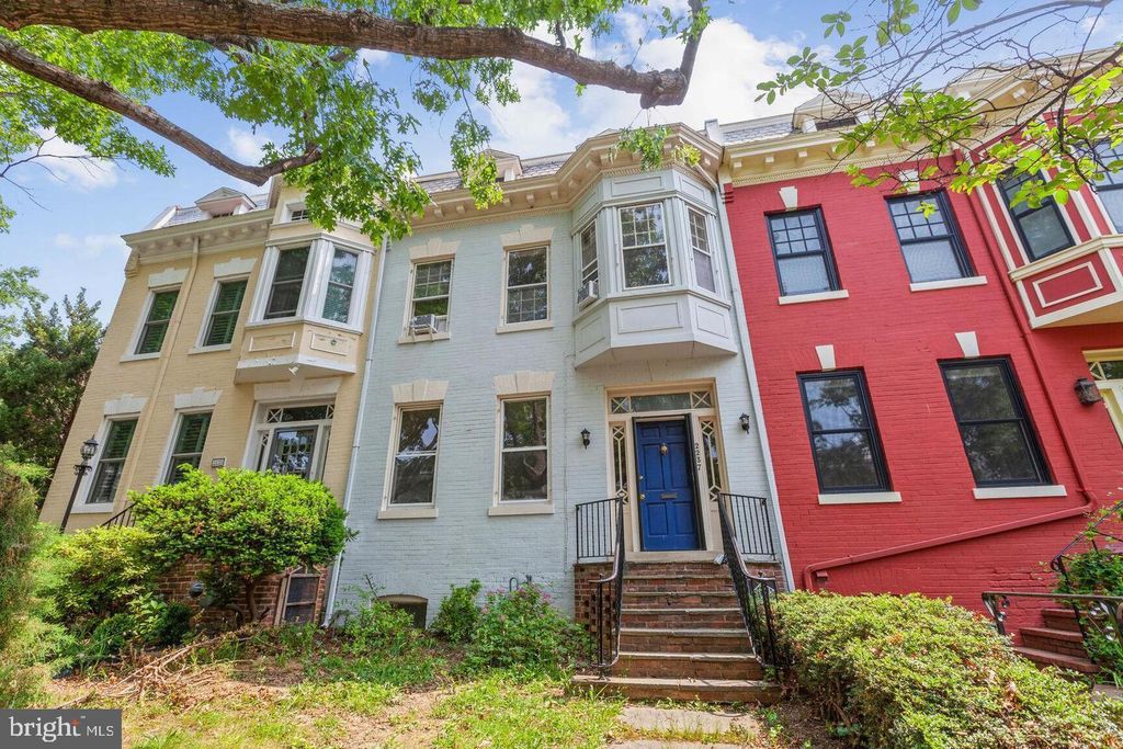 2237 HALL PL NW, Washington, DC 20007