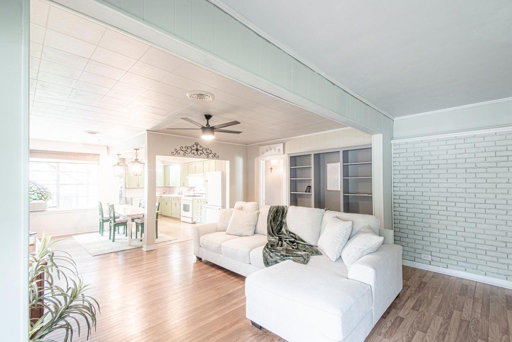 1408 W Clark ST, Bartlett, TX 76511