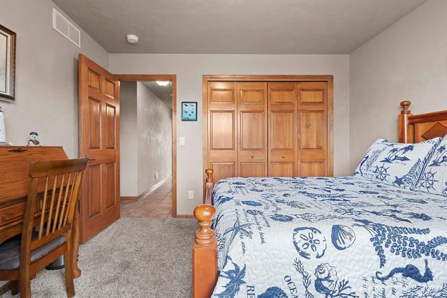 2008 NATURES WAY, Menasha, WI 54952