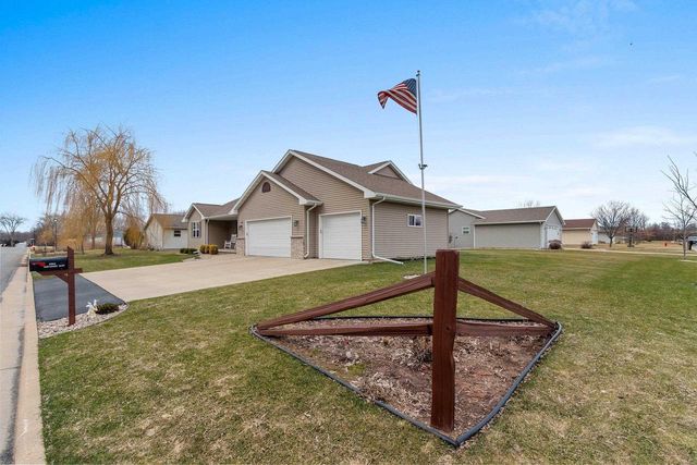 2008 NATURES WAY, Menasha, WI 54952