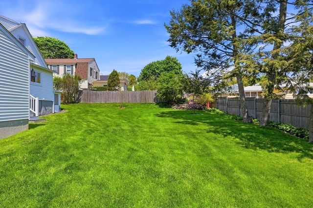 24 Dell Ave, Worcester, MA 01604