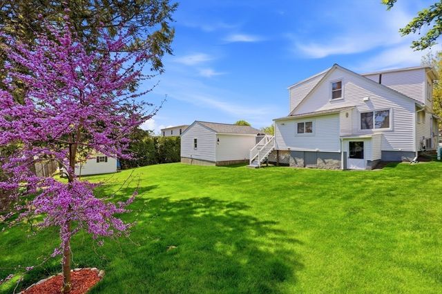 24 Dell Ave, Worcester, MA 01604