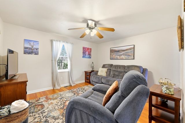 24 Dell Ave, Worcester, MA 01604