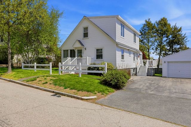 24 Dell Ave, Worcester, MA 01604