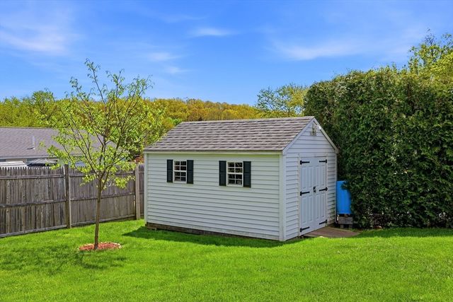 24 Dell Ave, Worcester, MA 01604