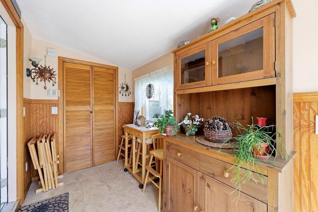 24 Dell Ave, Worcester, MA 01604