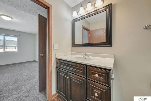 7343 N 19 Street, Lincoln, NE 68521