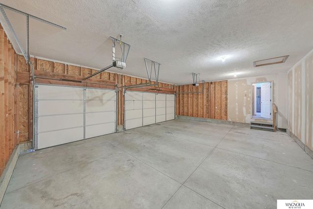 7343 N 19 Street, Lincoln, NE 68521