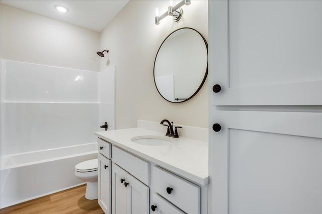 2215 N 159th St E, Wichita, KS 67230