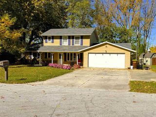1502 Fairway Court, Fort Wayne, IN 46845
