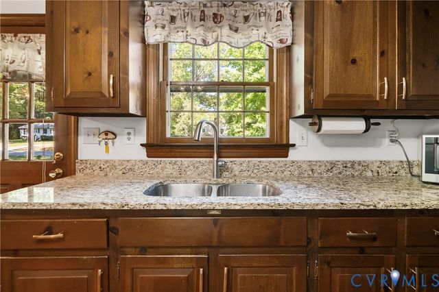 4801 Stockholm Dr, Sandston, VA 23150