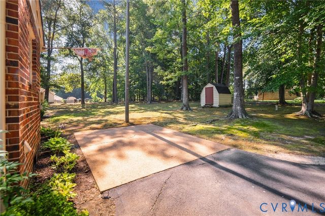 4801 Stockholm Dr, Sandston, VA 23150