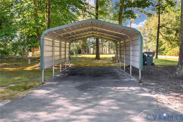 4801 Stockholm Dr, Sandston, VA 23150