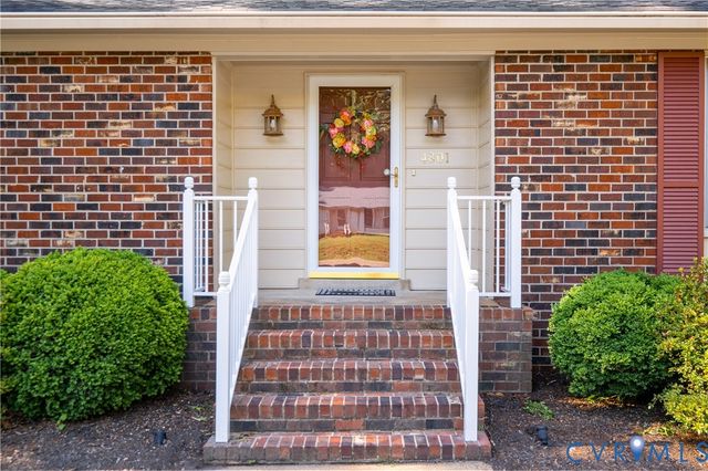 4801 Stockholm Dr, Sandston, VA 23150