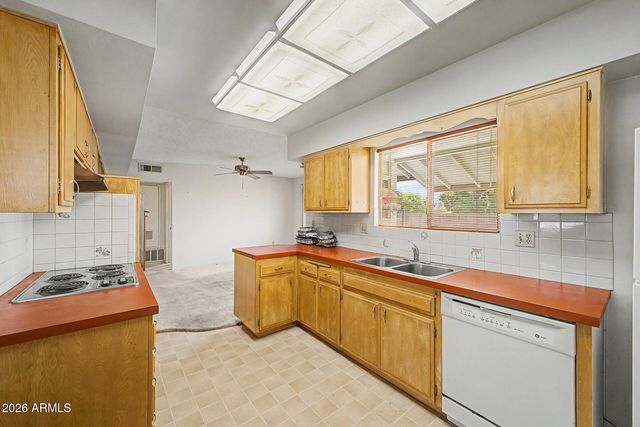 9911 W SUN CITY Boulevard, Sun City, AZ 85351