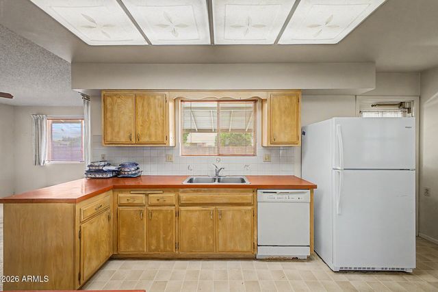 9911 W SUN CITY Boulevard, Sun City, AZ 85351