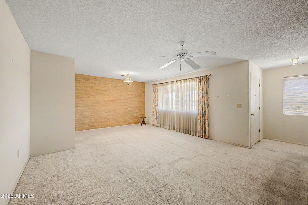 Image 10 of property listing at 9911 W SUN CITY Boulevard, Sun City, AZ 85351