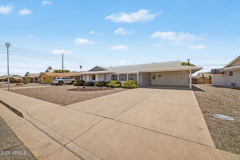 Image 31 of property listing at 9911 W SUN CITY Boulevard, Sun City, AZ 85351